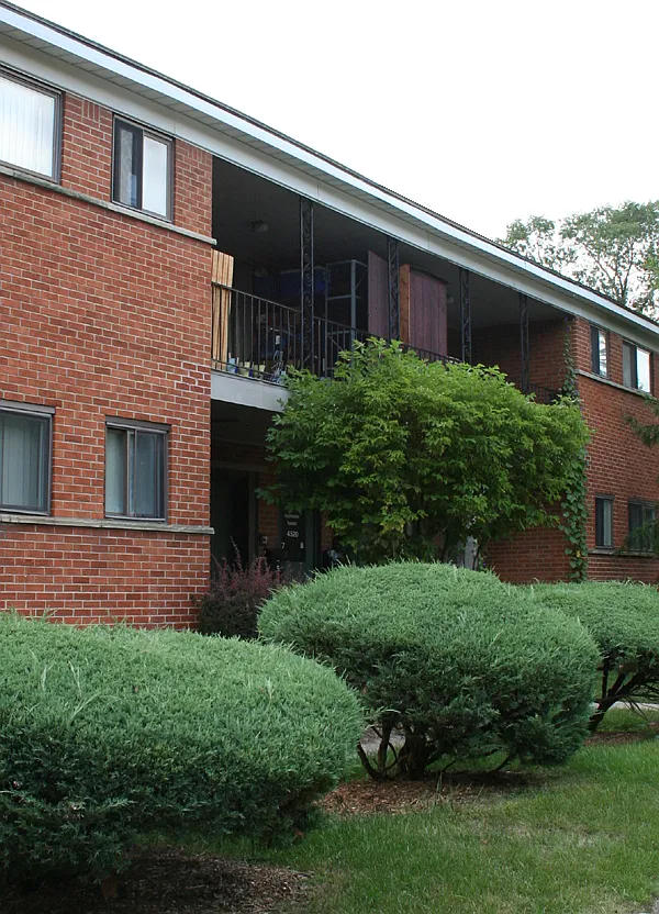 2 bed, 700 sqft, $1,165 — Photo 1