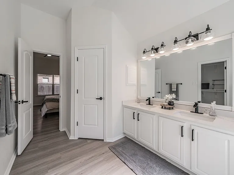 9040 Weller Ln — Photo 37