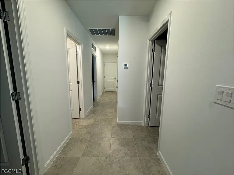 1024 Caloosa Breeze Dr — Photo 10