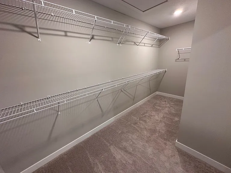 721 Scarsdale Ln — Photo 25