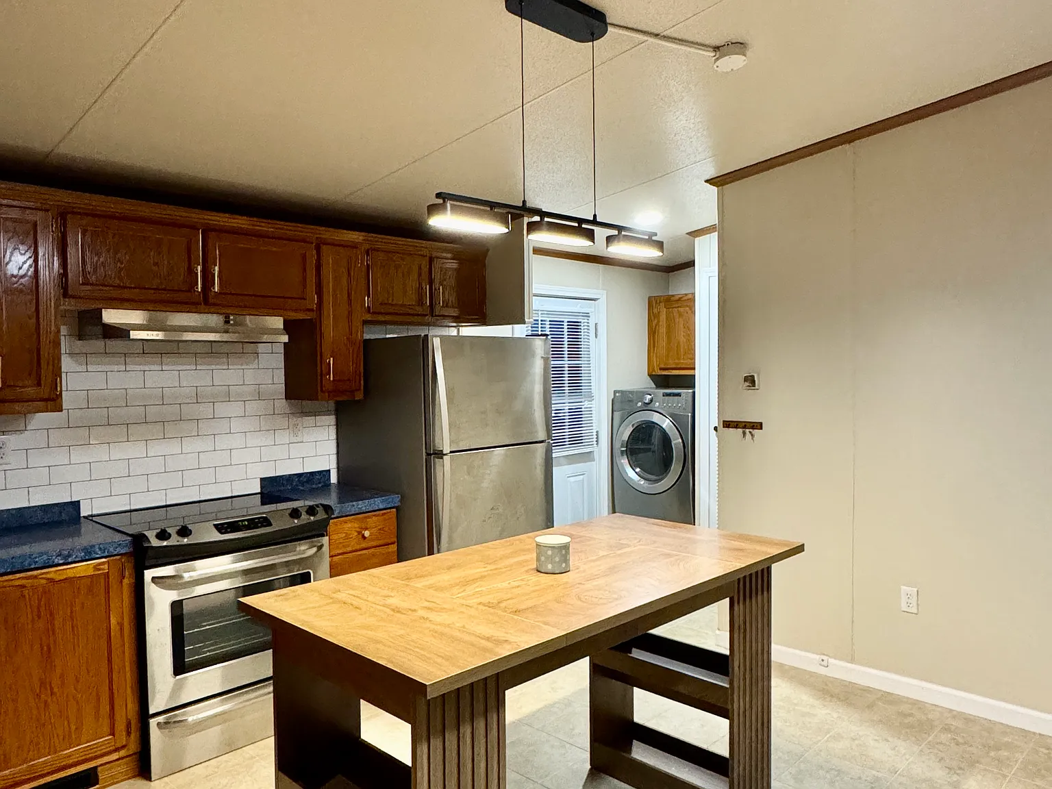 3 bed, 1056 sqft, $1,200 — Photo 3