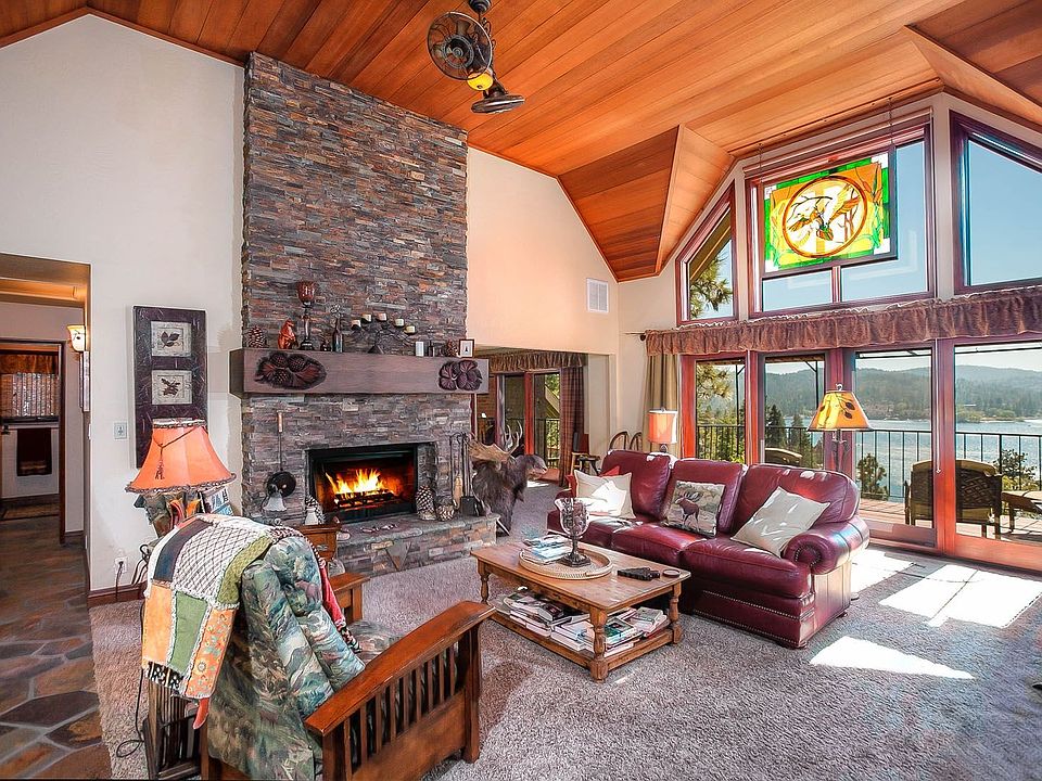 1st image of 485 Heliotrope Dr