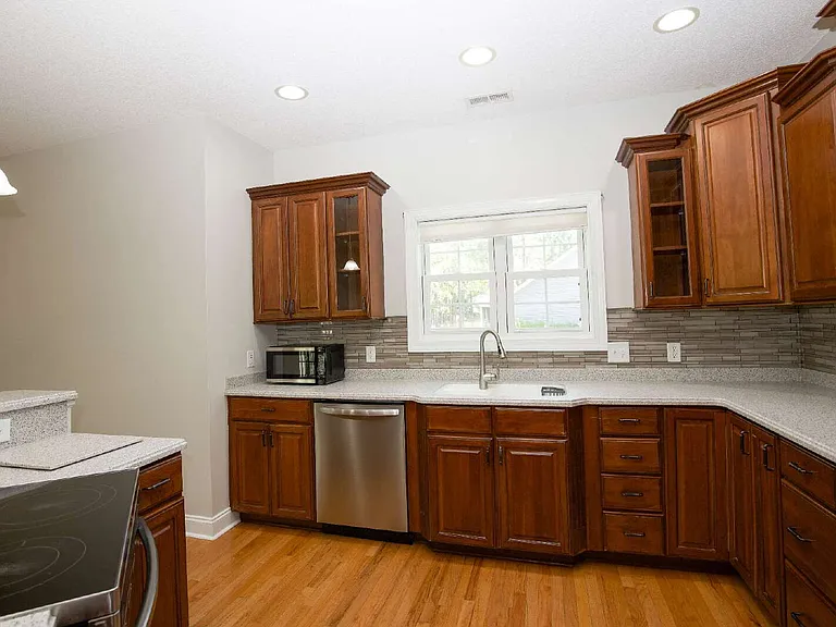 108 Fawnwood Dr — Photo 16