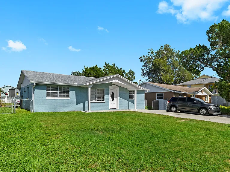 13916 Sommers Ave — Photo 46