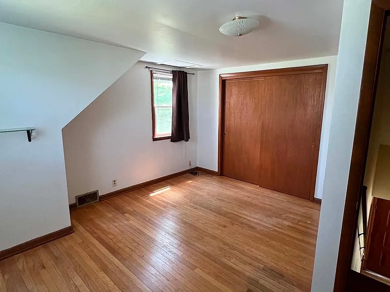 222 Mound St — Photo 4