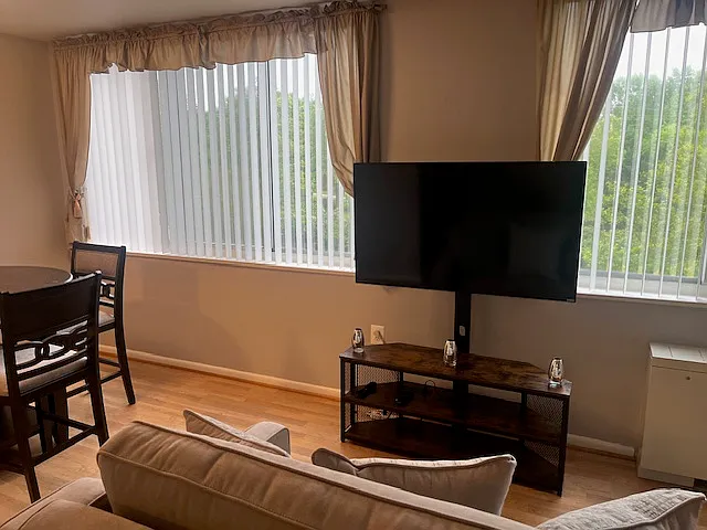 10500 Rockville Pike — Photo 2