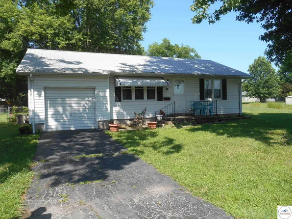 203 S Keeney St, Cole Camp, MO 65325