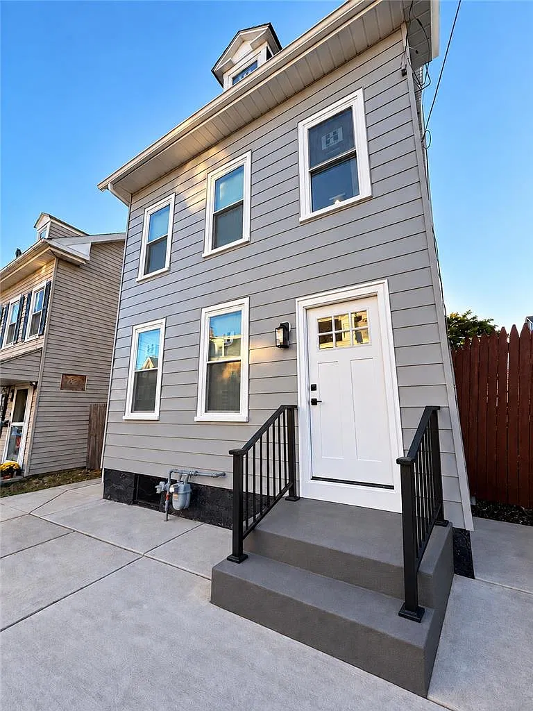 4 bed, 1.5 bath, 1800 sqft, $2,495 — Photo 1