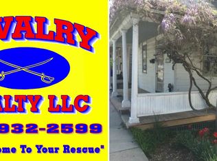 42 S Main St, Manchester, PA 17345
