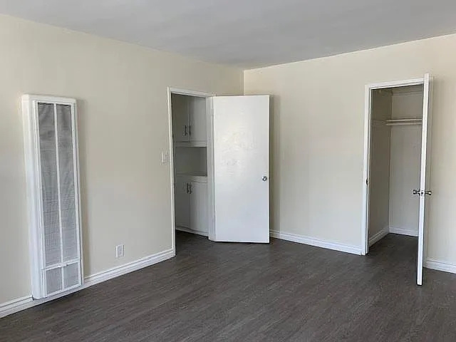 11718 Victoria Ave #1 — Photo 3