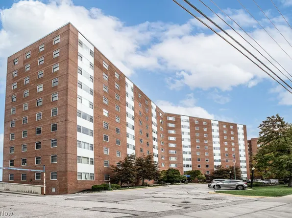 11850 Edgewater Dr APT 701, Lakewood, OH 44107