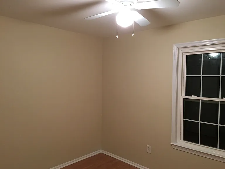 241 Larchwood Ct — Photo 26