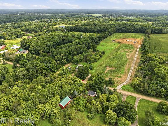 5th image of 5822 Mack Rd