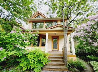 9737 93rd Ave NW, Edmonton, AB T6E 2V8