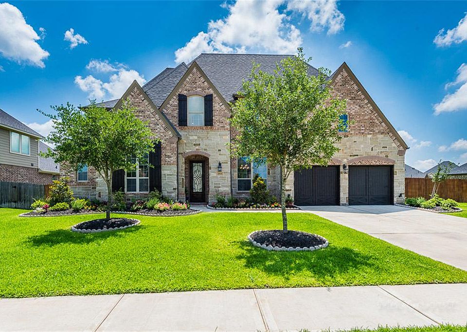 Stunning curb appeal