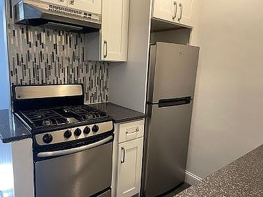 3rd image of 345 E 54th St APT 1F