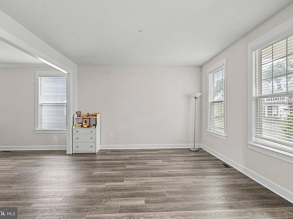 4th image of 11151 Eugene Ave
