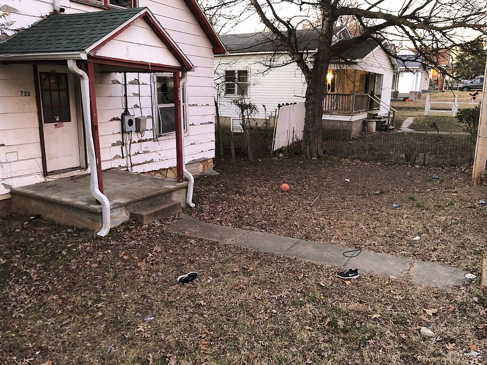 1st image of 733 Mill St