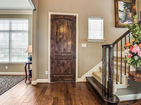 4th image of 836 Lake Vista Pl