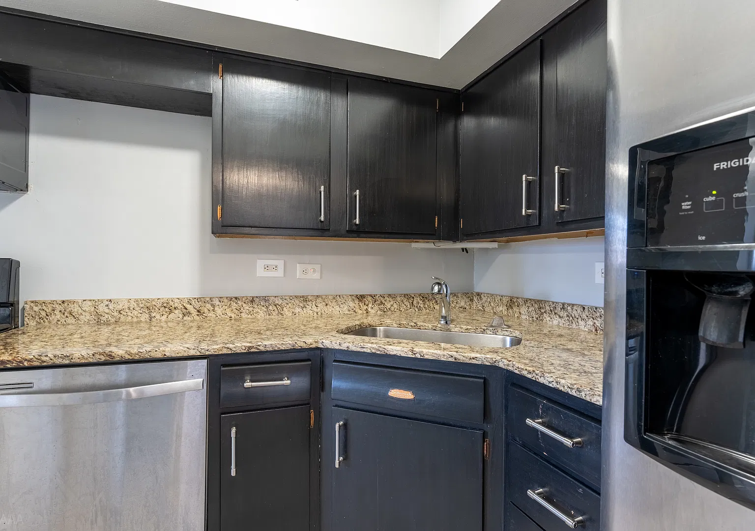1 bed, 700 sqft, $1,150 — Photo 4