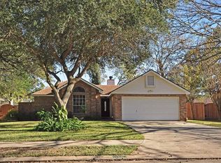 115 Mesquite St, Lake Jackson, TX 77566