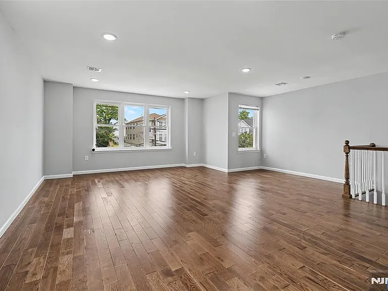 168 Johnson Ave — Photo 3