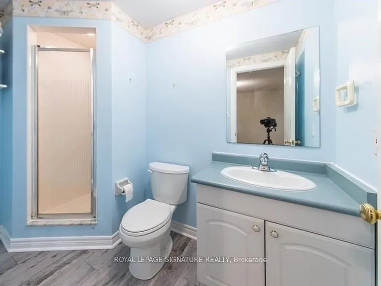 426 Downsview Pl — Photo 16