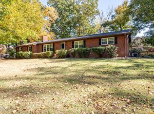1508 McIlvaine Dr, Maryville, TN 37803
