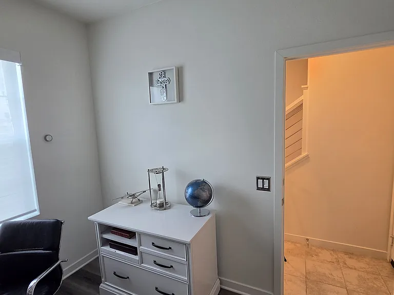 14172 Bay St — Photo 3