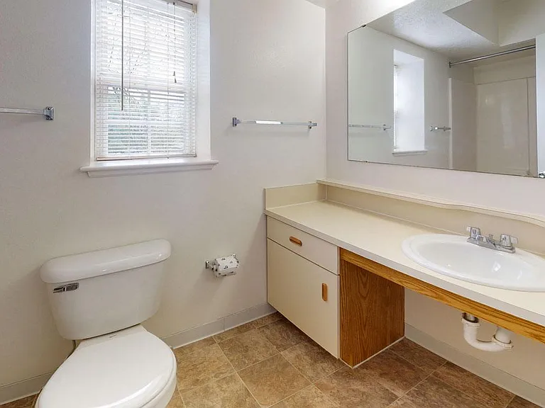Tall Oaks Apartment Homes — Photo 22