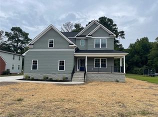 16 Madison Ln S, Newport News, VA 23606