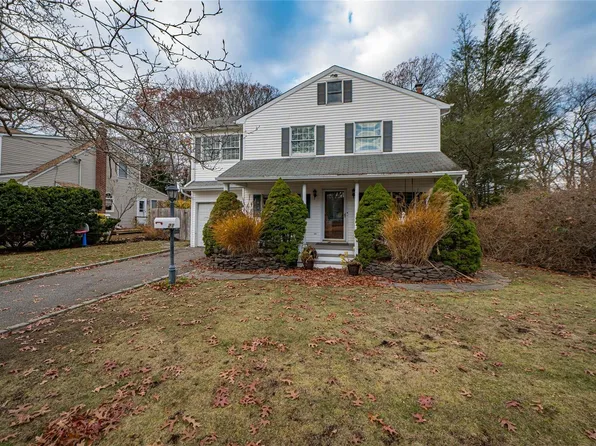 21 Grove Avenue, Saint James, NY 11780