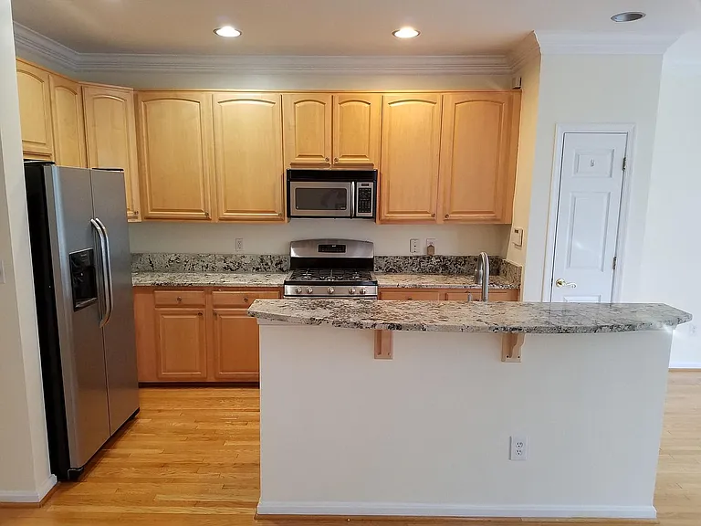 9669 Potters Hill Cir — Photo 8