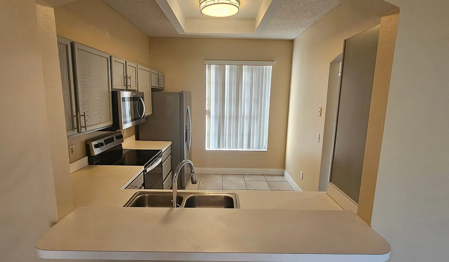 3 Bedroom / 2 Bath - 2 Story Townhouse (South Orlando) Near Airport — Photo 4