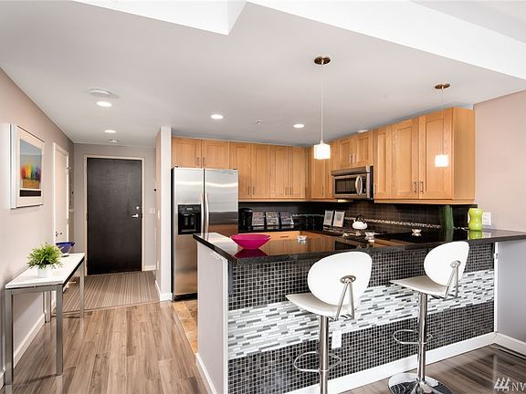 4th image of 1515 Dock St #Penthouse 912