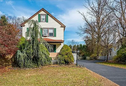 61 Stouts Ln Photo 1