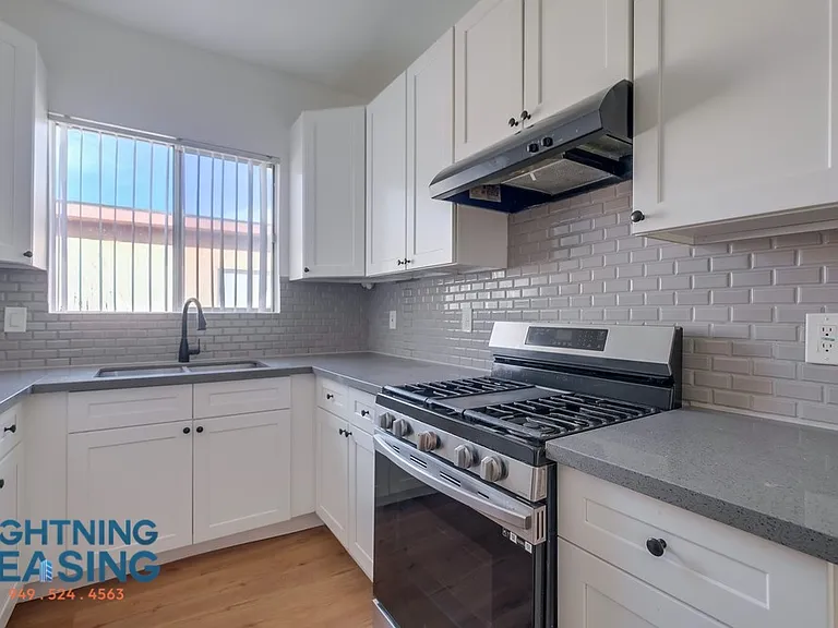 5312 Corteen Pl #16 — Photo 32