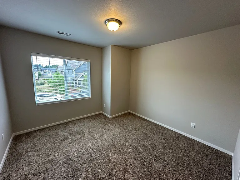 5032 Evie St SE — Photo 7