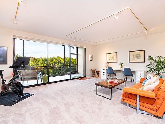 5th image of 6126 Paradise Point Dr