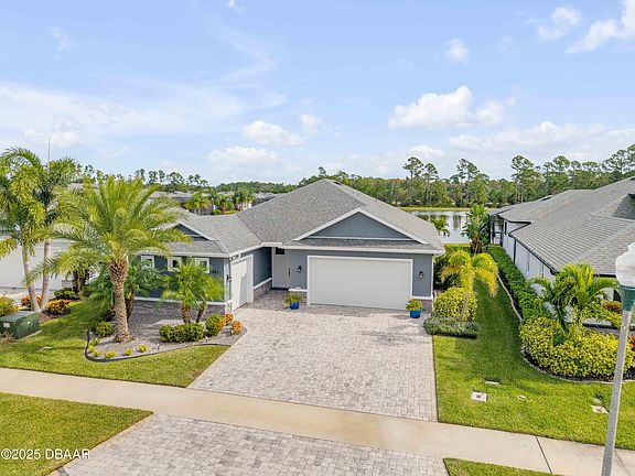 3rd image of 351 Venetian Palms Blvd
