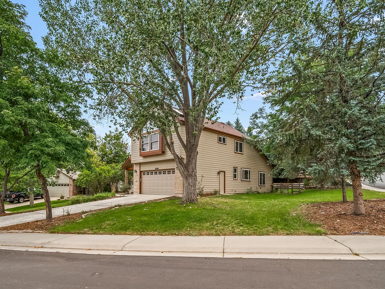 3 bed, 2260 sqft, $2,995 — Photo 3