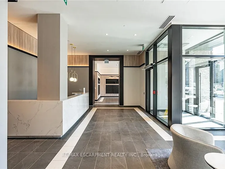 1 Jarvis St #422 — Photo 5