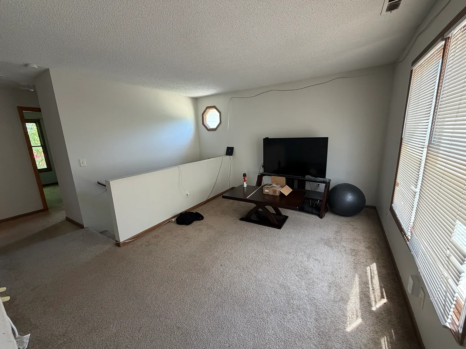 4 bed, 1354 sqft, $1,900 — Photo 2