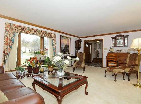3rd image of 10172 W Meadow Dr