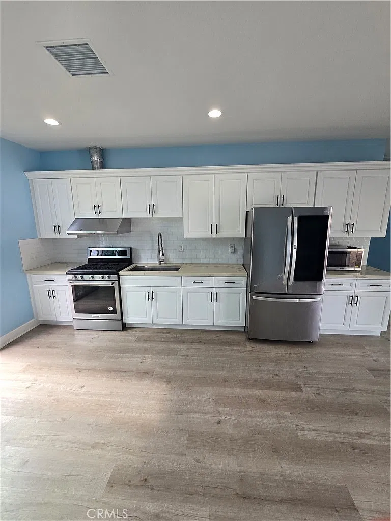 2 bed, 850 sqft, $2,800 — Photo 4
