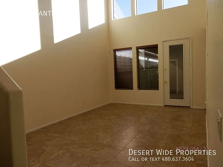 7036 E Lantern Ln E — Photo 13