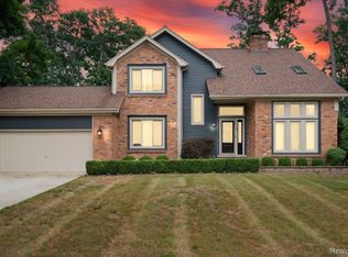 48952 Forest Dr, Shelby Township, MI 48317