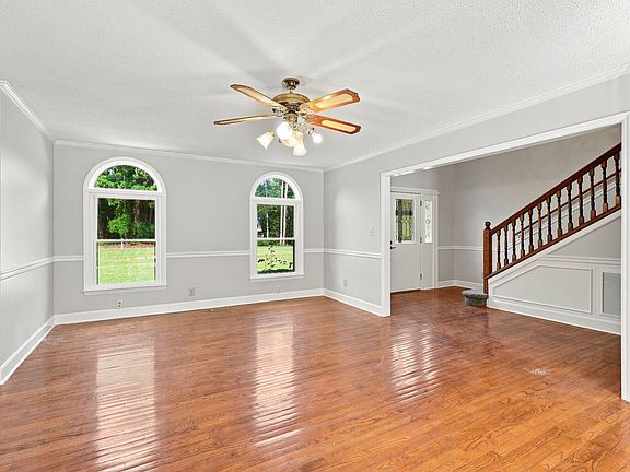 4th image of 5601 Sky Lane Dr