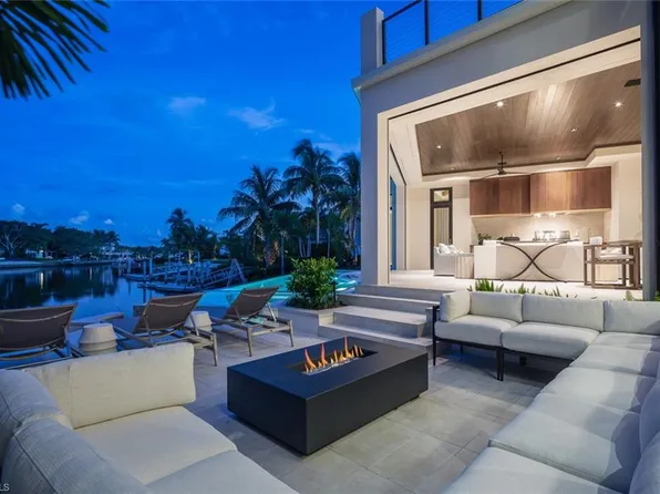 3131 Gin LN, NAPLES, FL 34102