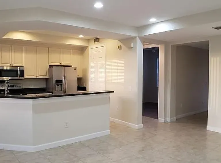 This is a sample photo of the same floor plan. The apartment is under renovation and the photos will be updated when construction is completed. Finishes will be similar but not exactly the same.